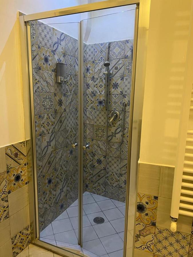 Casa Gaia A Due Passi Dal Duomo Apartment Naples Luaran gambar
