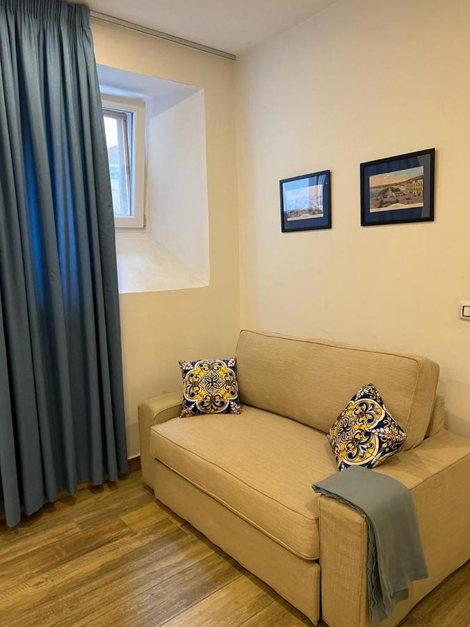 Casa Gaia A Due Passi Dal Duomo Apartment Naples Luaran gambar